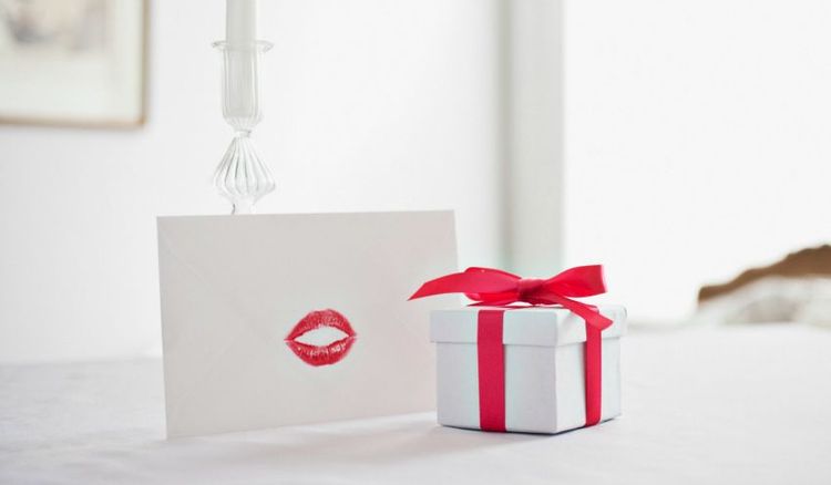 AVOIR DES CADEAUX SANS QUE CE SOIT SON ANNIVERSAIRE OU NOËL | So Busy Girls