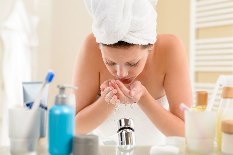 Comment nettoyer son visage en douceur ? | So Busy Girls