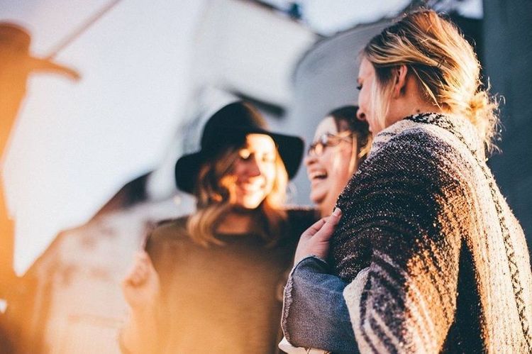 Comment retrouver ses copines d'enfance ? | So Busy Girls