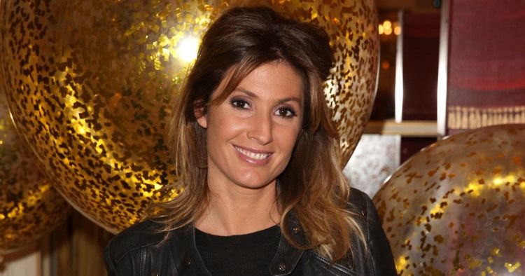Caroline Ithurbide maman à 45 ans : sa réponse aux critiques sur sa maternité tardive | So Busy Girls