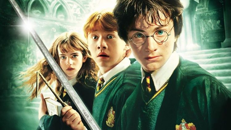 J.K. Rowling lance son site « Harry Potter à la maison » pour apporter une touche de magie pendant le confinement | So Busy Girls