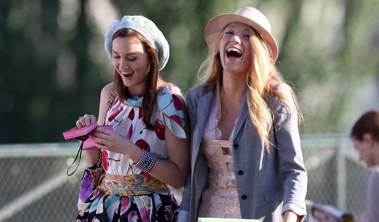 PROFITER DE SES COPINES | So Busy Girls