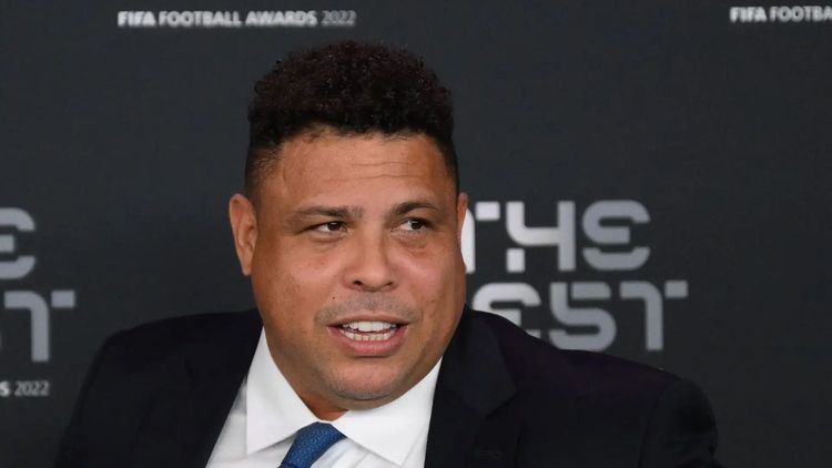 Quand Ronaldo ivre sème la pagaille à la sortie d’un restaurant : la vidéo qui affole les internautes | So Busy Girls