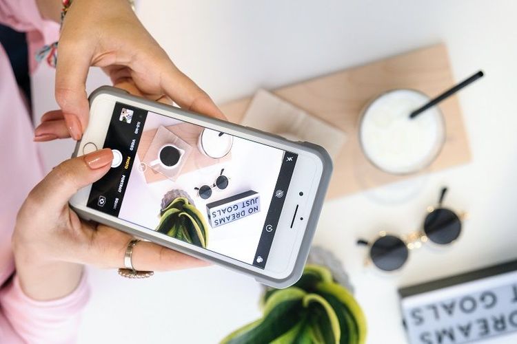 Si votre téléphone est toujours en silencieux, attention : ce mode rendrait encore plus accro ! | So Busy Girls