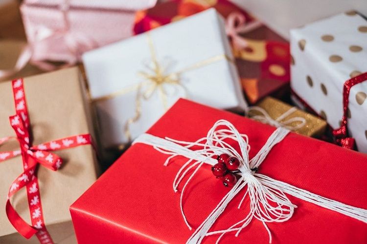 5 idées de cadeaux de Noël luxueux | So Busy Girls