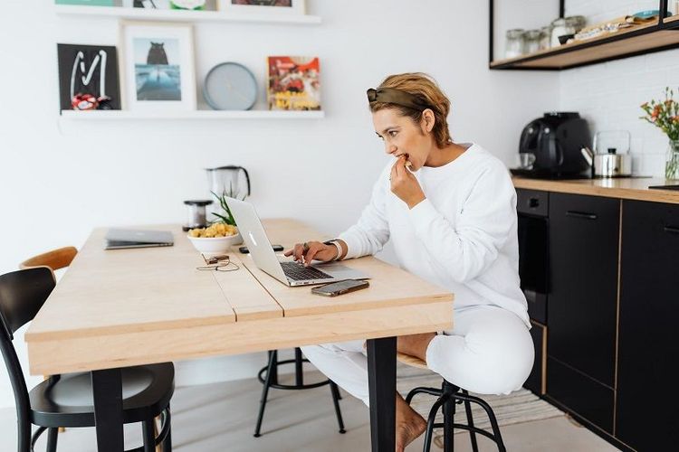 5 signes que vous mangez sous l'emprise de vos émotions | So Busy Girls