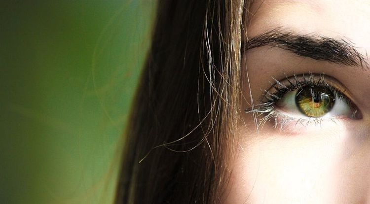 J’ai des cernes bleus : comment les faire disparaître ? | So Busy Girls