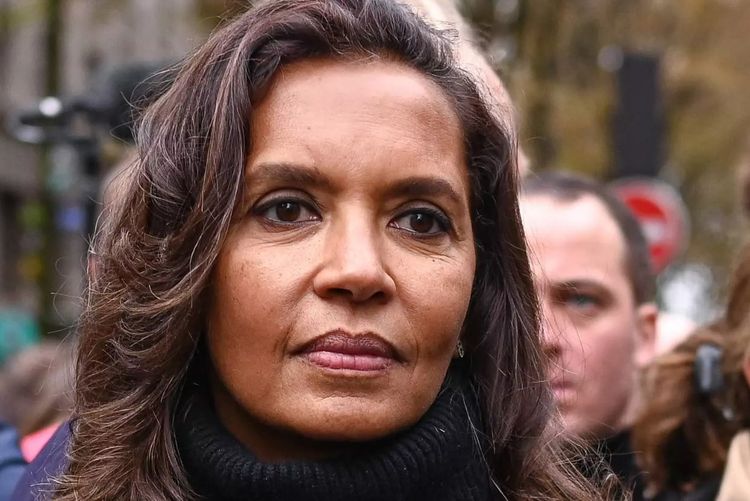 « Je n’en peux plus, c’est trop dur » : la décision radicale de Karine Le Marchand pour aller mieux | So Busy Girls