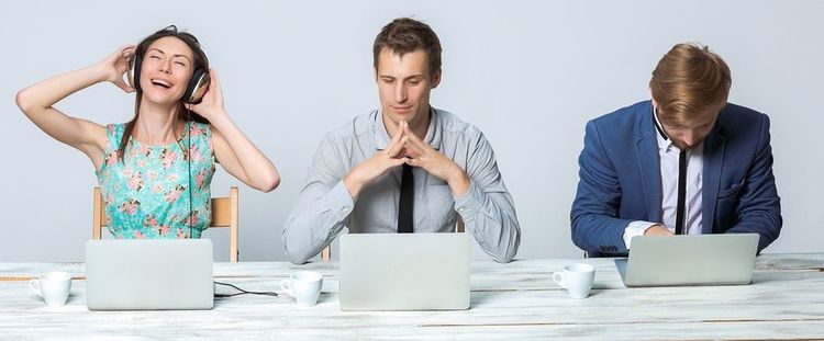 Pour être plus efficace et travailler plus vite, écoutez de la musique ! | So Busy Girls