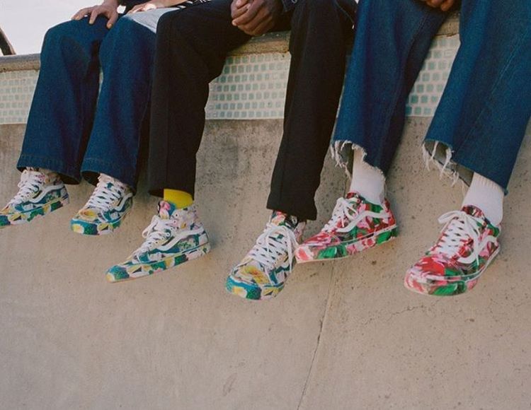 Kenzo lance une collection florale et ultra colorée en collaboration avec Vans | So Busy Girls
