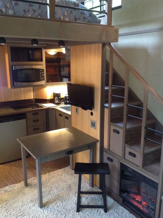 Cette maison semble minuscule, mais quand vous allez voir l'intérieur, vous allez être émerveillé ! | So Busy Girls