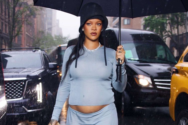 Rihanna dévoile sa troisième grossesse au Met Gala 2025 : une annonce spectaculaire qui enflamme la toile | So Busy Girls