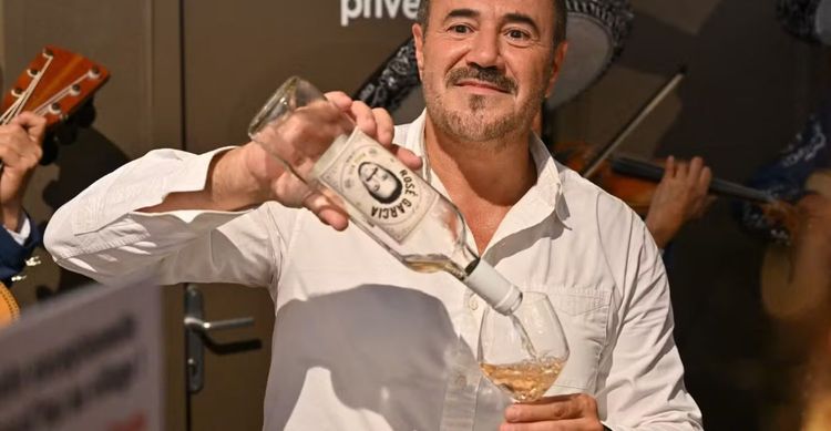 José Garcia condamné à 97 500 € amendes pour la promotion de son vin rosé | So Busy Girls