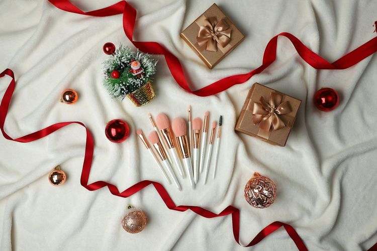 Top 10 des cadeaux à offrir à une femme pour Noël | So Busy Girls