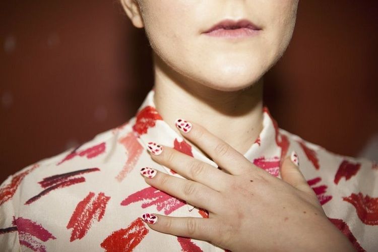 Un nail art coloré ton sur ton | So Busy Girls