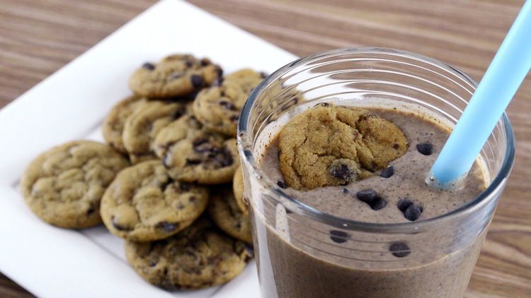 La recette du smoothie cookie pour un petit-déjeuner gourmand et chocolaté | So Busy Girls