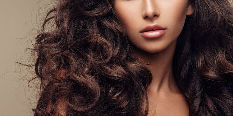 6 choses qui expliquent pourquoi vos cheveux ne poussent pas vite | So Busy Girls