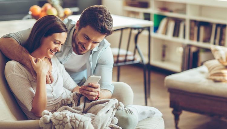 Voici le nombre de messages que les jeunes couples s'envoient chaque jour | So Busy Girls
