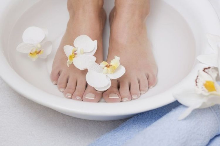 8) EN BAIN DE PIED | So Busy Girls
