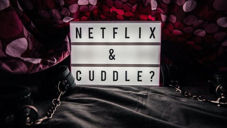 5 séries Netflix torrides et sexy parfaites pour la Saint Valentin | So Busy Girls