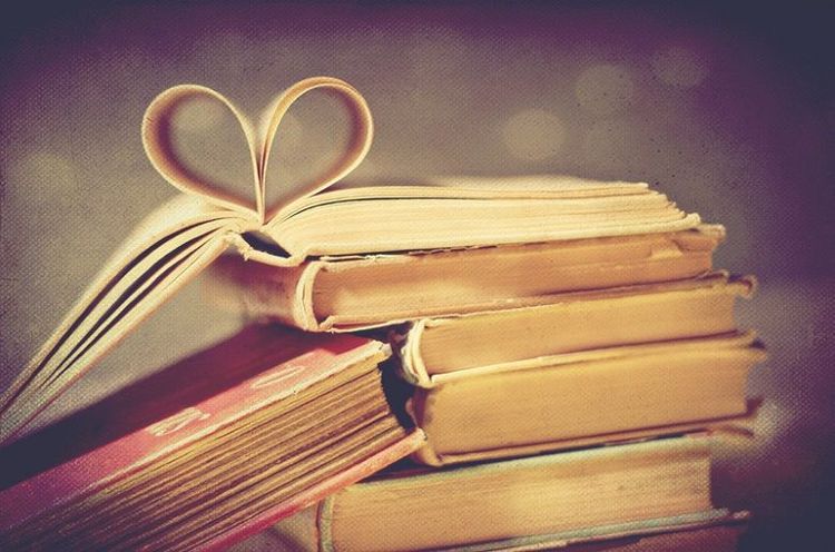 aimer-lire-pile-de-livres