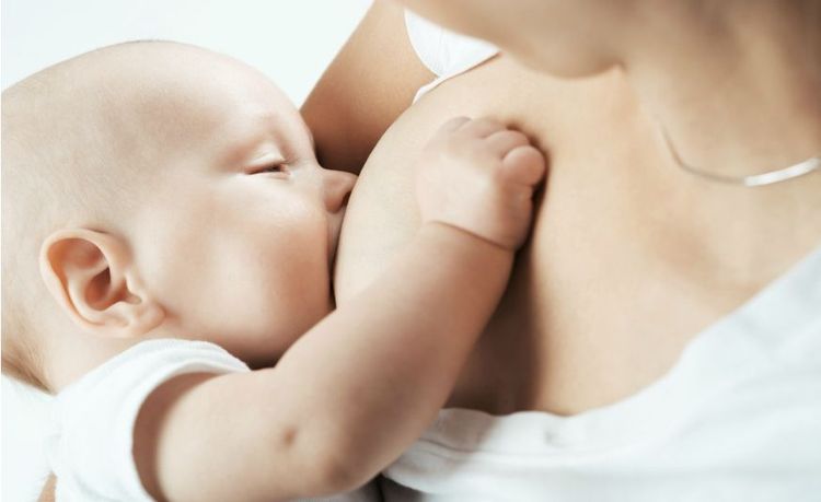 Les 10 trucs qui arriveraient à te faire arrêter d'allaiter | So Busy Girls