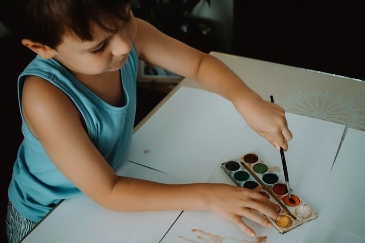 Carnet de vacances : comment aider les enfants à garder des souvenirs | So Busy Girls