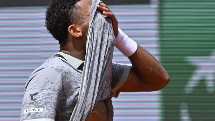 Roland-Garros 2025 : Arthur Fils forfait avant son troisi&egrave;me tour, fin brutale pour le dernier espoir fran&ccedil;ais