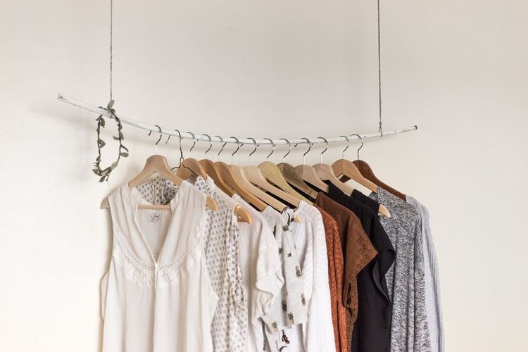 Surconsommation : comment bien conserver ses vêtements et en acheter moins ? | So Busy Girls