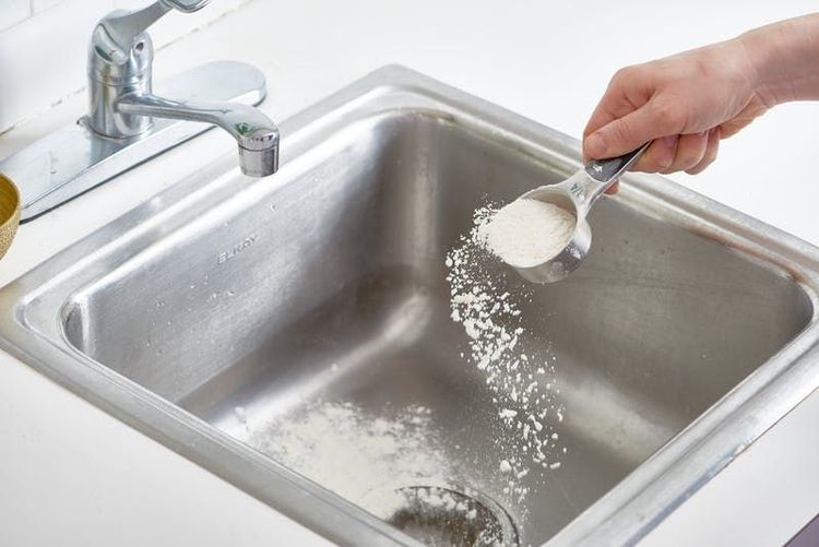 Pourquoi vous devriez nettoyer votre évier avec de la farine et du savon de Marseille pour un résultat nickel | So Busy Girls