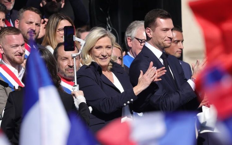 Jordan Bardella et Marine Le Pen fâchés ? Le tacle inattendu qui sème le trouble au sommet du RN | So Busy Girls