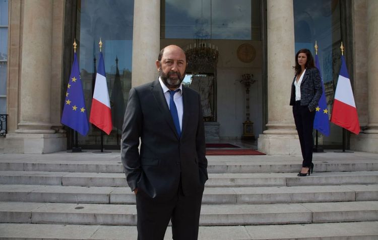 Kad Merad à l’Élysée : cette autorisation rarissime qui intrigue déjà tout le monde | So Busy Girls
