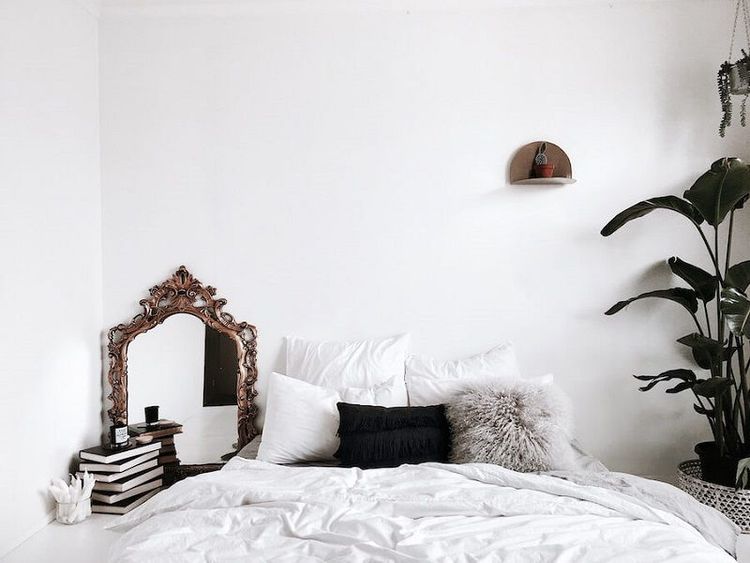 Avoir une chambre de cette couleur permet de mieux dormir et de se sentir plus serein | So Busy Girls
