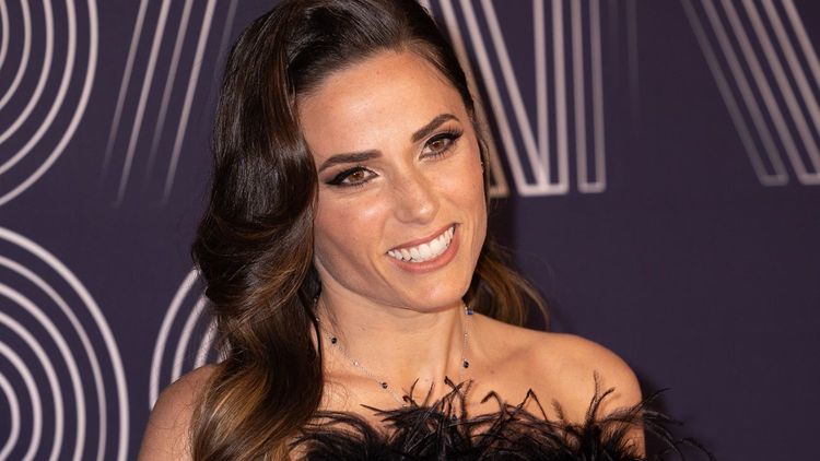 Capucine Anav confirme son histoire avec Florent Manaudou : « Je ne peux pas nier » | So Busy Girls