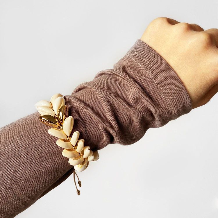 bracelet coquillage africain en cauris - bijoux coquillages