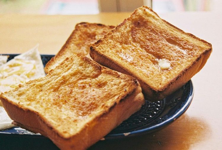 Le pain grillé a une saveur différente