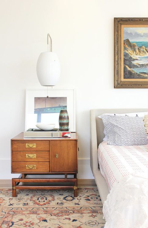 Utiliser des petites commodes en tables de chevet | So Busy Girls