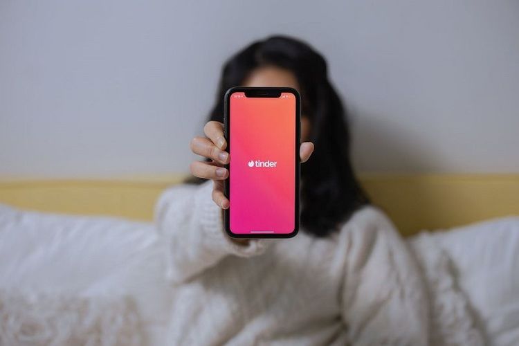 C'est prouvé : l'appli Tinder vous rend vraiment accro ! | So Busy Girls