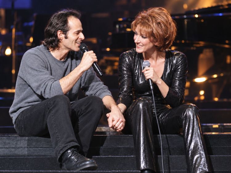 « Elle n'a reçu personne d'autre » : Céline Dion ferme sa loge à toutes les stars sauf Jean-Jacques Goldman, voici ce qui s'est passé en coulisses | So Busy Girls