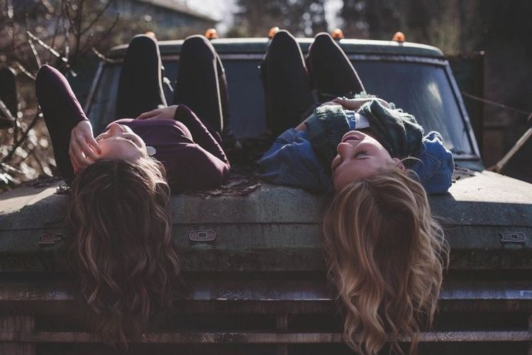6 choses qui font de vous une bonne amie | So Busy Girls