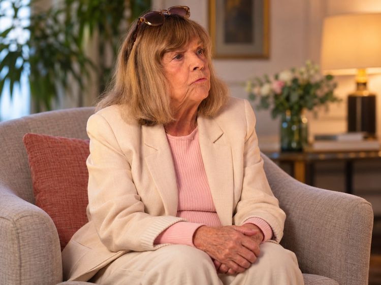 « Ça fait de la peine aux enfants » : Chantal Goya ruinée ? À 84 ans, elle fait une grosse révélation sur sa dette de plus de 2 millions d'euros | So Busy Girls