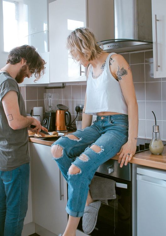 Pleine lune du 26 septembre : ces signes pourraient vivre un rapprochement inattendu | So Busy Girls