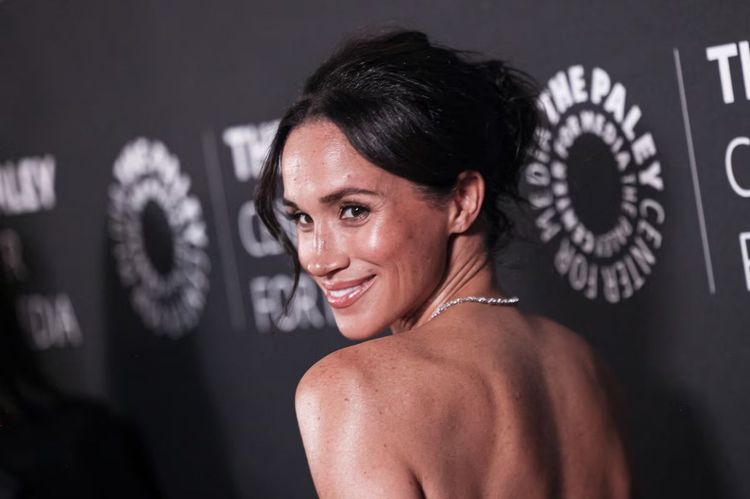 Accusée d’avoir gardé une robe à 1700 dollars, Meghan Markle répond | So Busy Girls