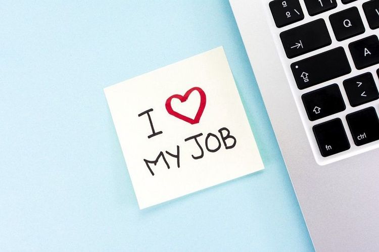 En Suède, cet emploi propose d'être payé 2060€ par mois À VIE pour ne travailler que quelques minutes par jour | So Busy Girls
