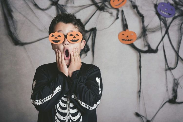 7 idées pour fêter Halloween avec les enfants en restant à la maison | So Busy Girls