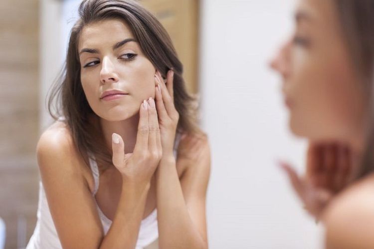 Vous avez eu de l'acné ado ? Bonne nouvelle : d'après cette étude, vous avez plus de chances d'avoir un meilleur salaire que les autres | So Busy Girls