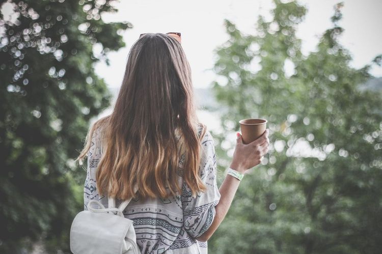 10 erreurs à ne SURTOUT PAS faire quand on a les cheveux gras | So Busy Girls