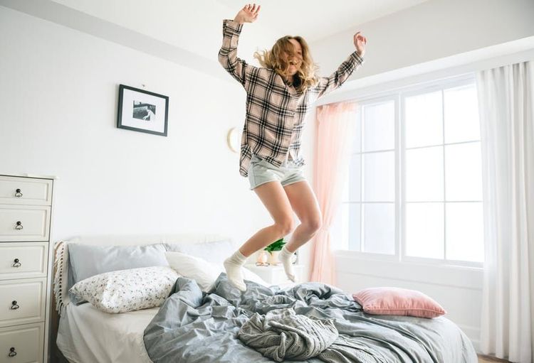 5 astuces à connaître pour gagner de la place dans sa chambre et en finir avec le bazar | So Busy Girls