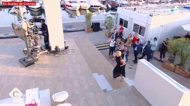 Pardon, on refaisait le monde avec Tom Cruise : le moment g&ecirc;nant (et hilarant) d&rsquo;Anne-&Eacute;lisabeth Lemoine &agrave; Cannes