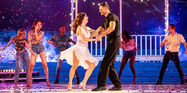 Elsa Bois et Florent Manaudou sont-ils en couple ? Le baiser sur le prime de Danse avec les Stars